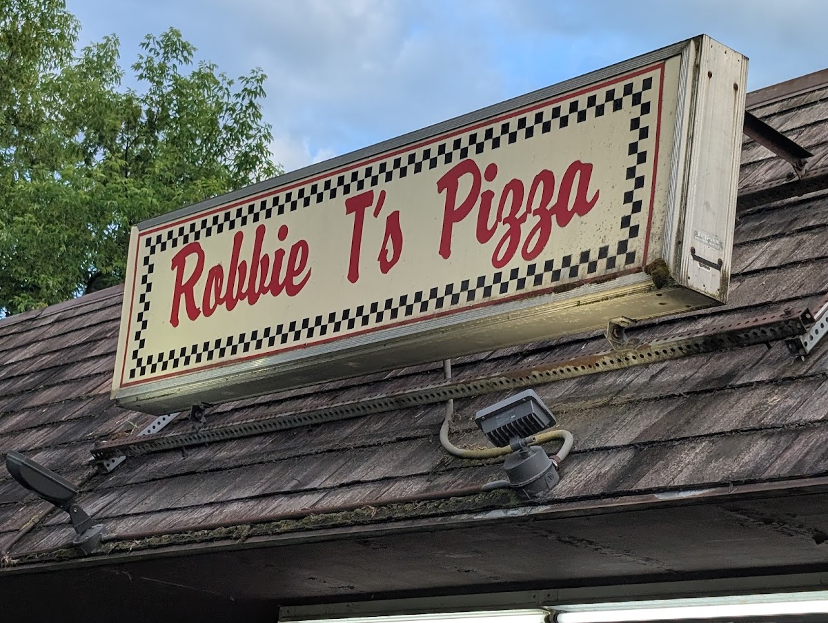 Robbie T's Pizza-1